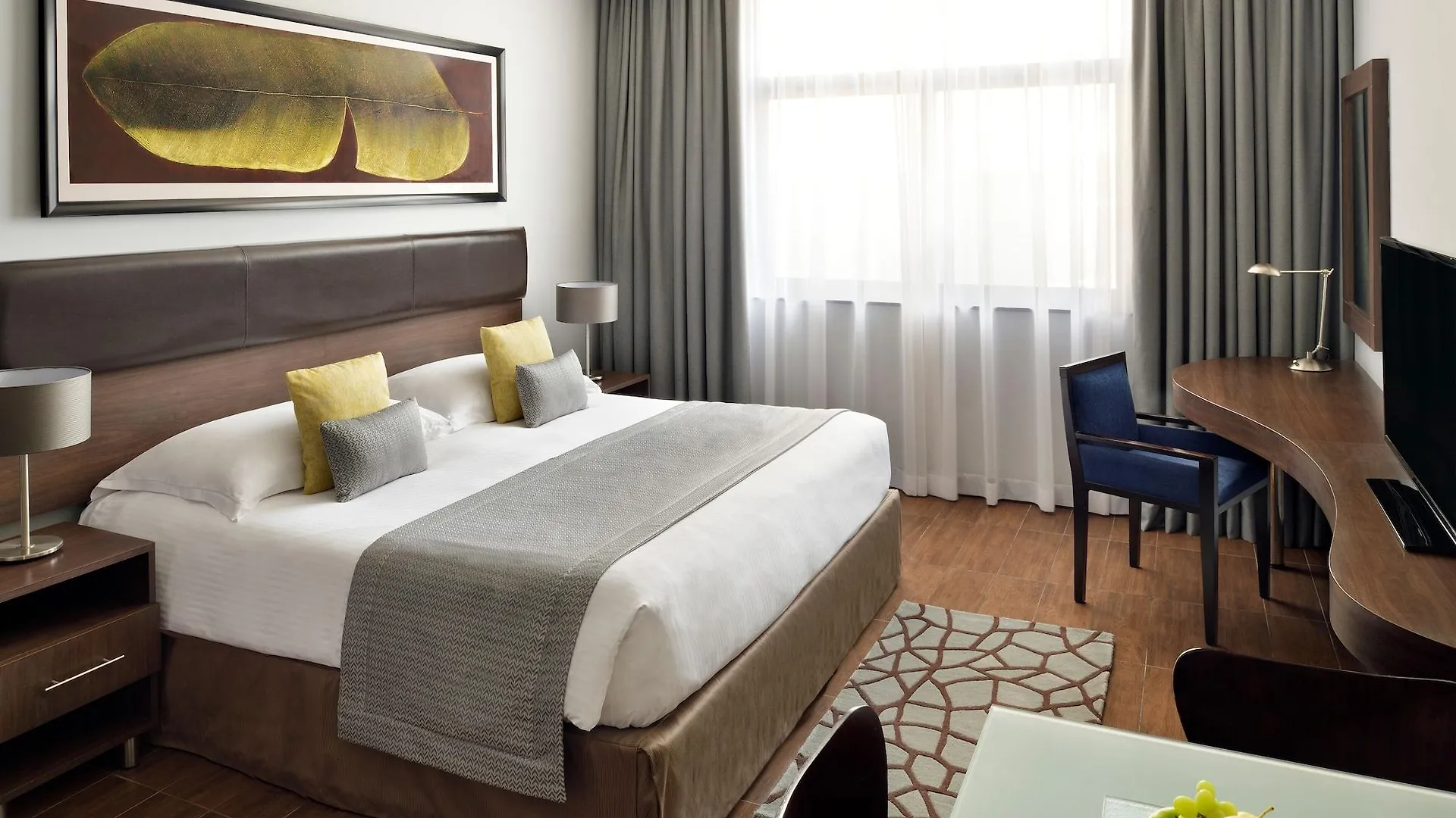 Moevenpick Hotel Apartments Al Mamzar Dubai 5*,